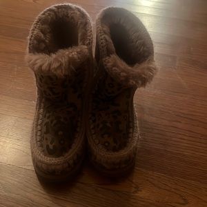 Leopard Mou Boots 7